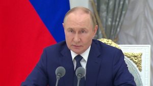 В преддверии саммита на Аляске Владимир Путин провел совещание с членами высшего руководства страны