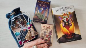 Новинка - Триумфы Луны и старинка - Девиантная Луна, распаковка колод