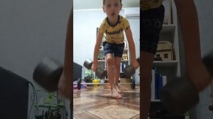 Как научиться стоять на руках