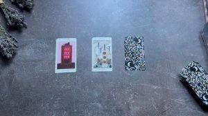 волнует ли человека вашет расставание*? #таро