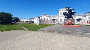 Комсомольская площадь и памятник вечного огня (г. Александров 15.08.25)