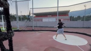 Метание диска с места из сектора