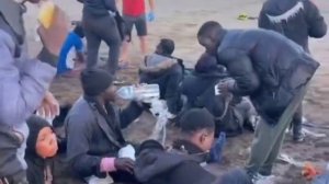 #Испания Тем временем в Испании прибывщим нелегальным мигрантам неправительственные организации