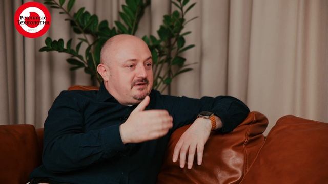 Антон Антоничев. Как позвать на помощь и не потерять лицо.