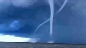 12.08.2025 Водяные смерчи над Ладожским озером