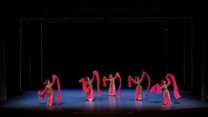 "Лотос в цвету" . Образцовый ансамбль танца "Плясица" г. Байкальск.