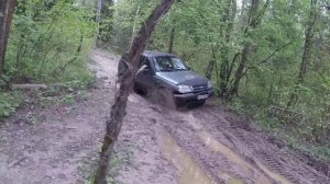 Покатушки по лесу на ниве шевроле.