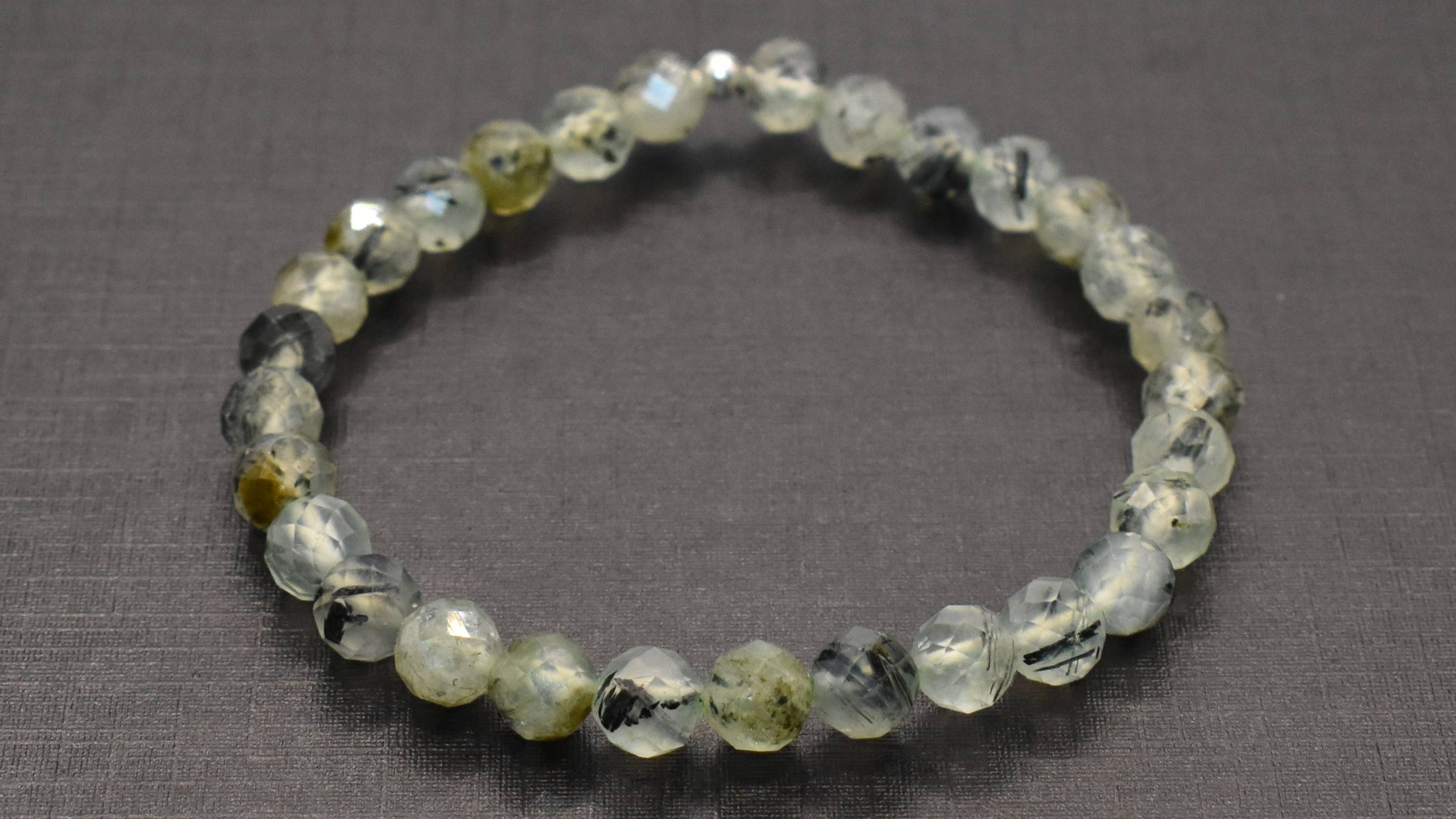 Браслет из бусин Пренит ~6.3 мм. Африка