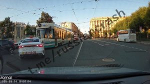 Лайтовое ДТП с трамваем. Санкт-Петербург