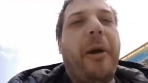 Колясочник инвалид Александр Анпилогов украл мобильный телефон у бездомного.