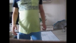 я кидаю мяч и потом притягиваю мяч с помощью лазера.