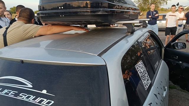 Заряженная Mazda качает звуком. смотреть онлайн