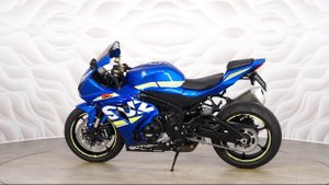 SUZUKI GSX-R 1000 vin JS1DM11AZH2102733