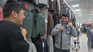 Абдугани купили не достающую одежду к школе. Наши покупки.