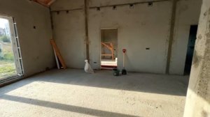 Всего 3 месяца работы и на участке стоит красивый и крепкий дом из сборного железобетона.