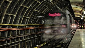 Поезд-призрак проезжает станцию "Проспект Ветеранов", Roblox