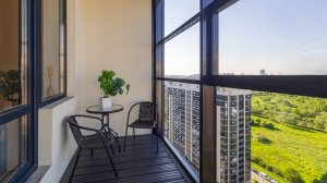 Однокомнатный апартамент на 18 этаже с огромной лоджией с видом на парк