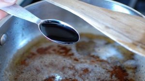 Жареная спаржа в бальзамическом соусе