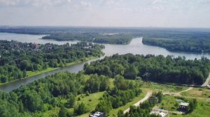 Клубный поселок Реки - уникальная локация среди леса и водохранилищ. Всего 30 минут от Москвы.