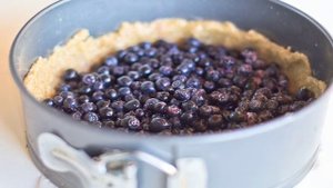 Черничный торт со сметаной