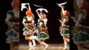 Песня:"Как хорошо у нас в деревне!"