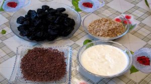 Чернослив с грецким орехом в сметане