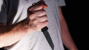 В Харькове мужчина напал с ножом на сотрудников ТЦК и полицейского