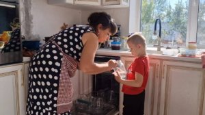 Сбор урожая. Заготовки на зиму. Готовим пирожные. Проходим испытания. Жизнь семьи в деревне.