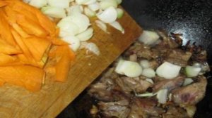 Бараньи ребрышки с картошкой тушеные