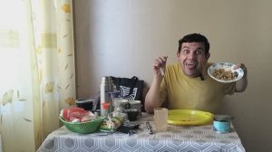 Обжор мукбанг жареная картошка с грибами и с селедкой