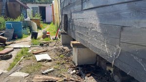 Подъем дома, установка на бетонные тумбы