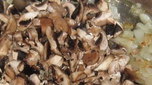 Грибной соус из шампиньонов со сметаной