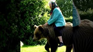 Мишаня .Ну что. вези меня до деда Генадия.