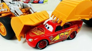 МУЛЬТИКИ ПРО МАШИНКИ. МОЛНИЯ МАКВИН И БОЛЬШОЙ ГРУЗОВИЧОК МАК. МУЛЬТИКИ ДЛЯ ДЕТЕЙ