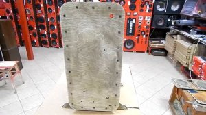 Бумбокс 16 динамики  магнитола посередине