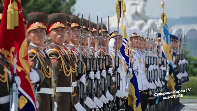 Ким Чен Ын посетил Кымсусанский Дворец Солнца смотреть онлайн