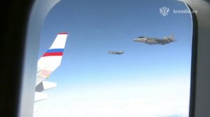 Американские истребители F-22 сопроводили борт В. Путина по пути с Аляски в Россию, 16 августа 2025