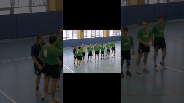 Хобби - электронная и Для узкого круга- песня под гитару.