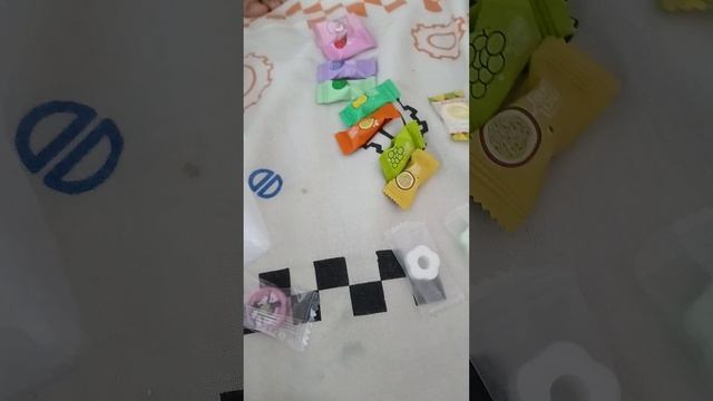 пробуем конфеты не обычные