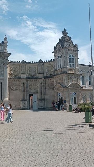 Дворец Долмабахче, часовая башня, Стамбул, Турция (Dolmabahche Palace, Clock Tower, Istanbul, Turkey