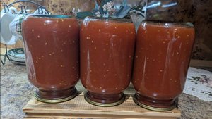 Томатный сок, без добавок, очень вкусный и простой в приготовлении.🍎