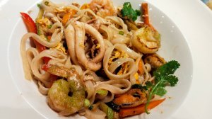 Море морепродуктов! Шикарный ужин в рыбном ресторане!