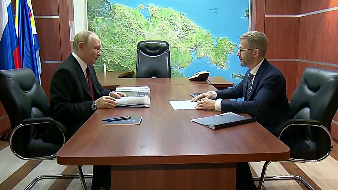 Владимир Путин провел встречу с губернатором Чукотки Владиславом Кузнецовым