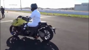 Honda мечтает создать мотоциклы, которые никогда не будут падать.