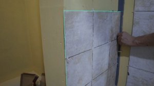 Рабочие хитрости укладки фактурной плитки в ванной комнате, часть 1.