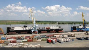 В Астраханской области сообщили о повреждении судна в порту Оля обломками БПЛА