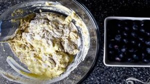 Черничные оладьи с йогуртом