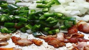 Грибы, фаршированные беконом