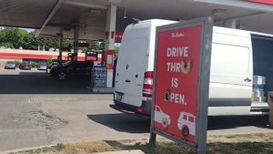 Главный перекрёсток большого Торонто - пересечение улиц Янг и Стилс.