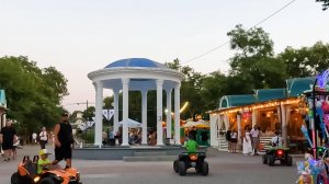 Западный Крым Конец сезона Черноморское вечерняя прогулка Рыбзик